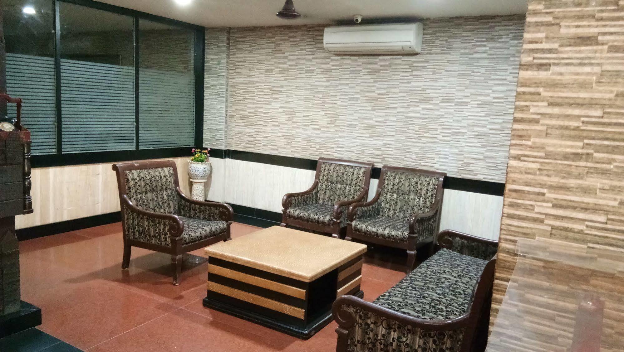 בהופאל Hotel Arch Manor Deluxe מראה חיצוני תמונה